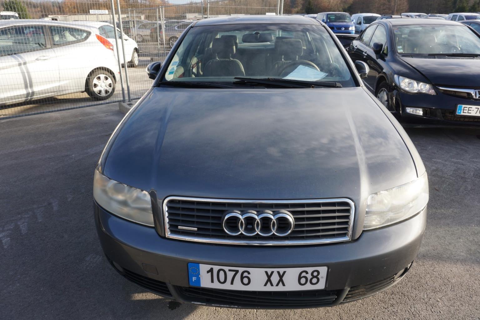 ② A vendre autoradio Audi A4 B6-B7 2001 à 2008 — Autres pièces