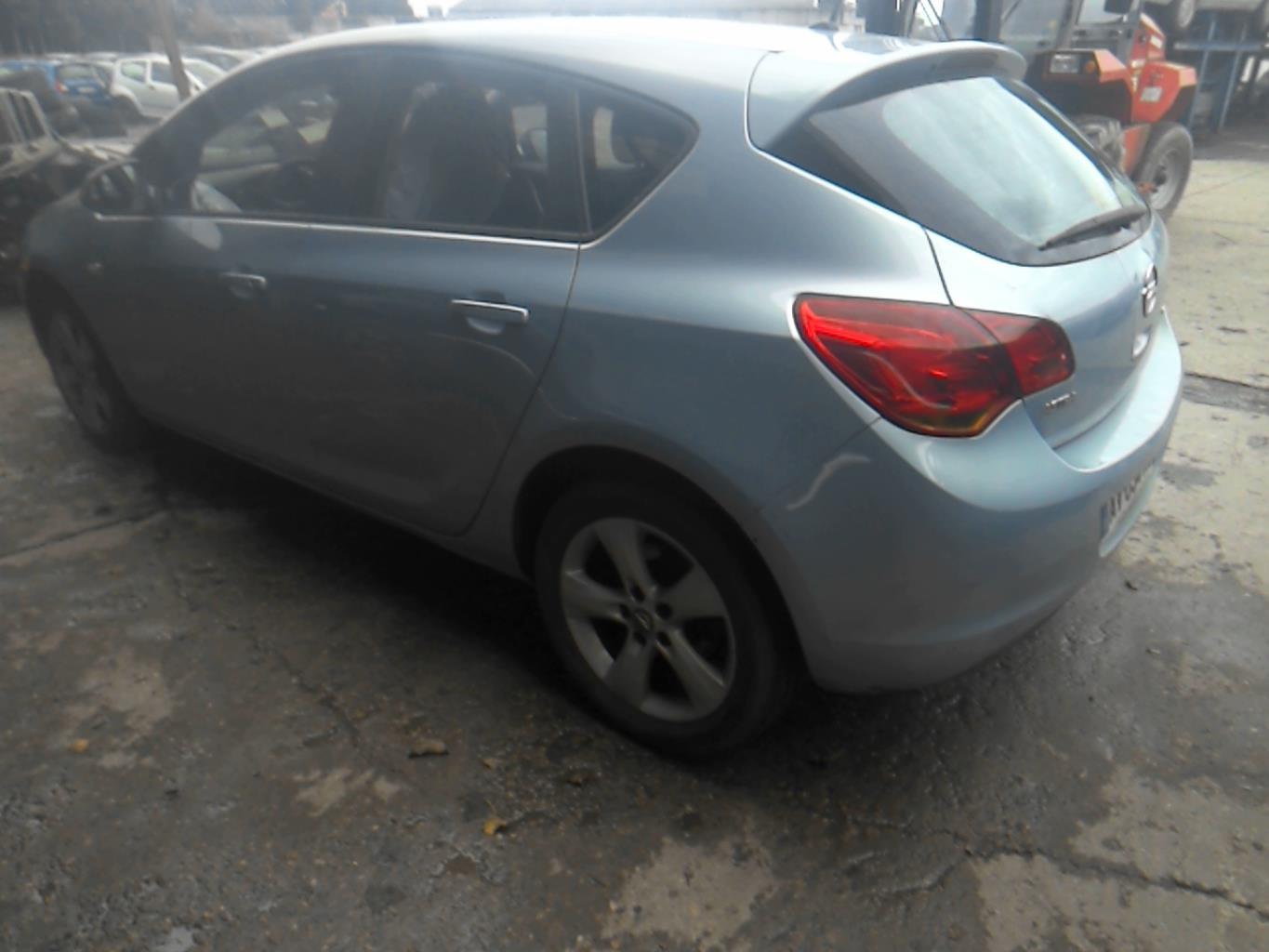 Opel astra j 2010