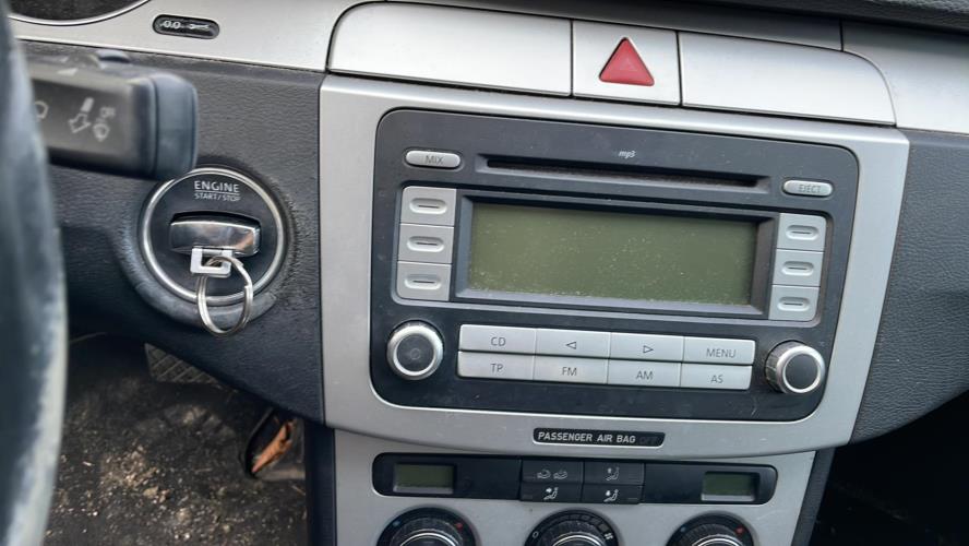 Image Autoradio - VOLKSWAGEN PASSAT 5