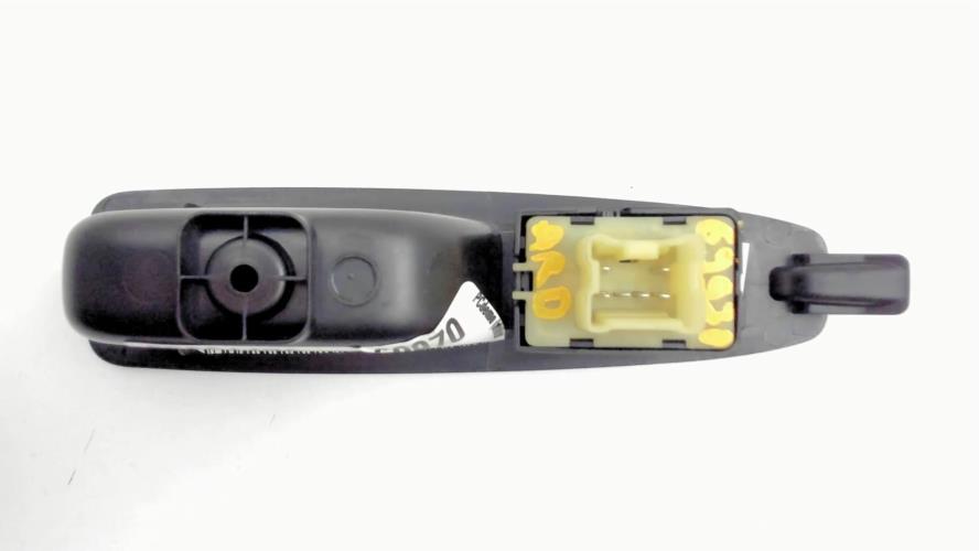 Image Interrupteur de leve vitre arriere droit - RENAULT CLIO 4