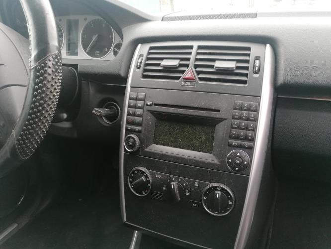 Image Autoradio - MERCEDES CLASSE B 245