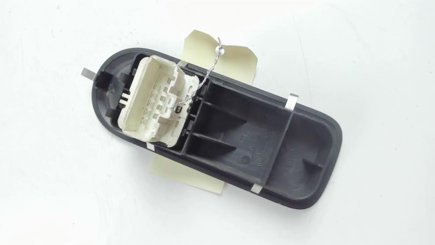 Interrupteur de leve vitre pour RENAULT CLIO 3 PHASE 2 d'occasion -  Jaqu'Auto