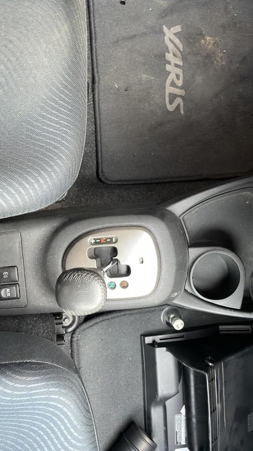 Image Poignee interieur arriere droit - TOYOTA YARIS 2