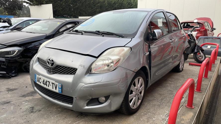 Image Porte avant gauche - TOYOTA YARIS 2