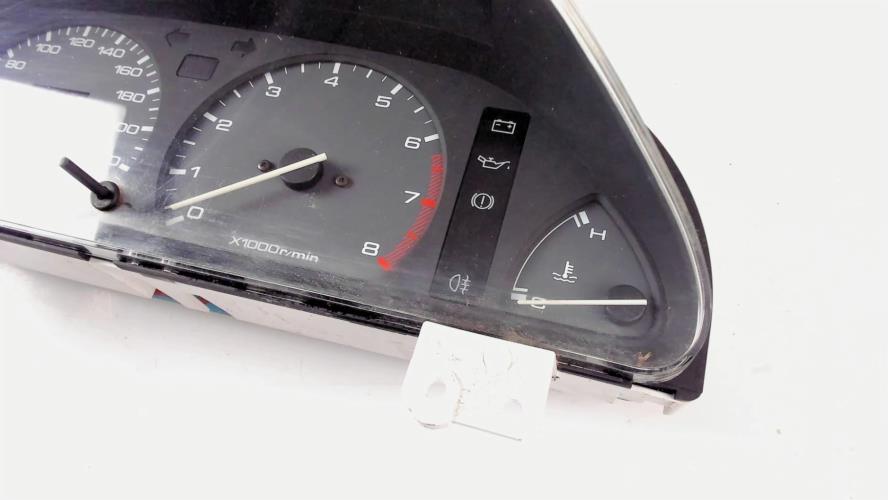 Image Compteur - MAZDA 323 4