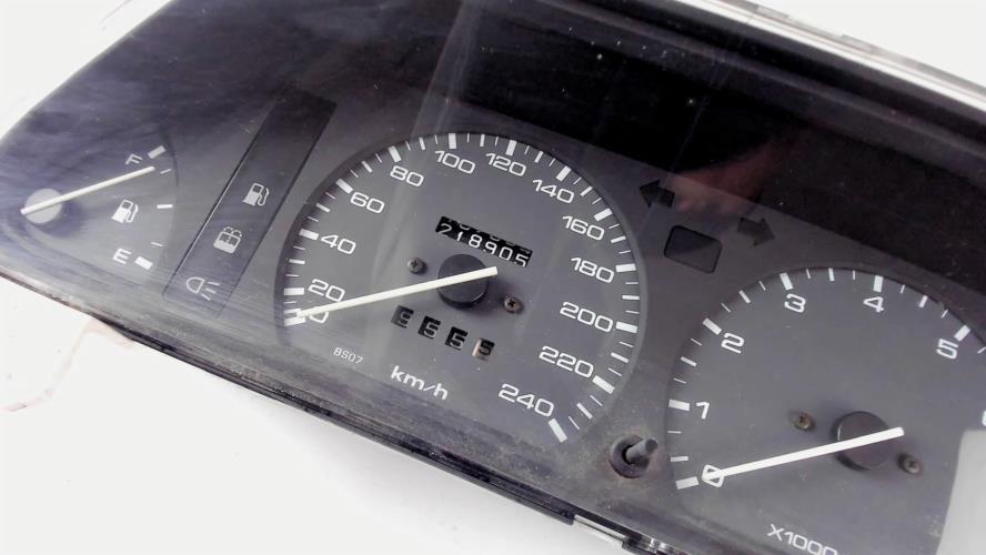 Image Compteur - MAZDA 323 4