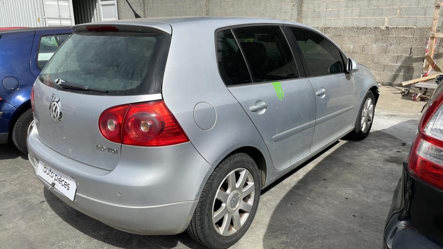 Image Pare choc arriere - VOLKSWAGEN GOLF 5