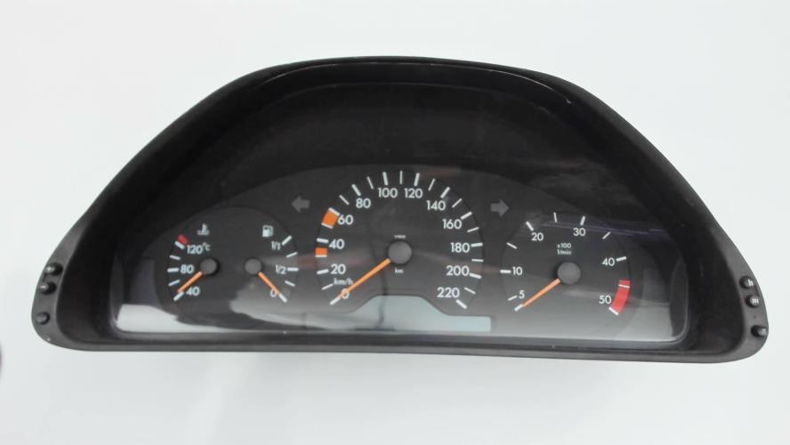 Image Compteur - MERCEDES CLASSE E 210