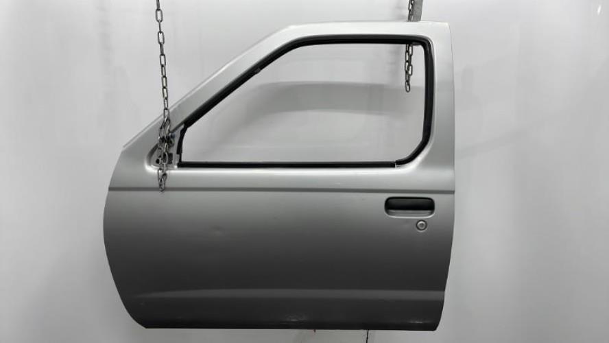 Image Porte avant gauche - NISSAN PICK-UP 3