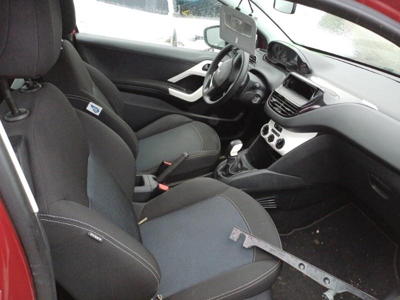 Image PEUGEOT 208 1