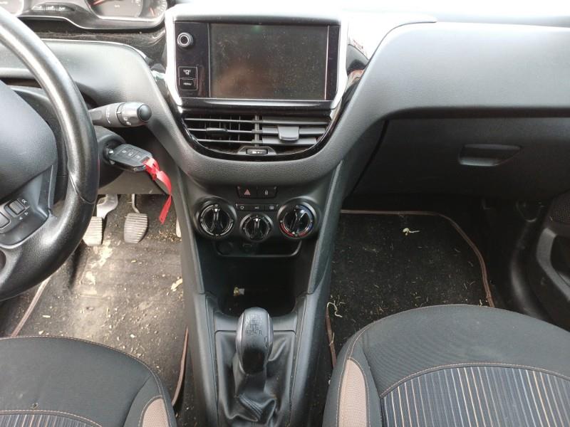 Image PEUGEOT 208 1