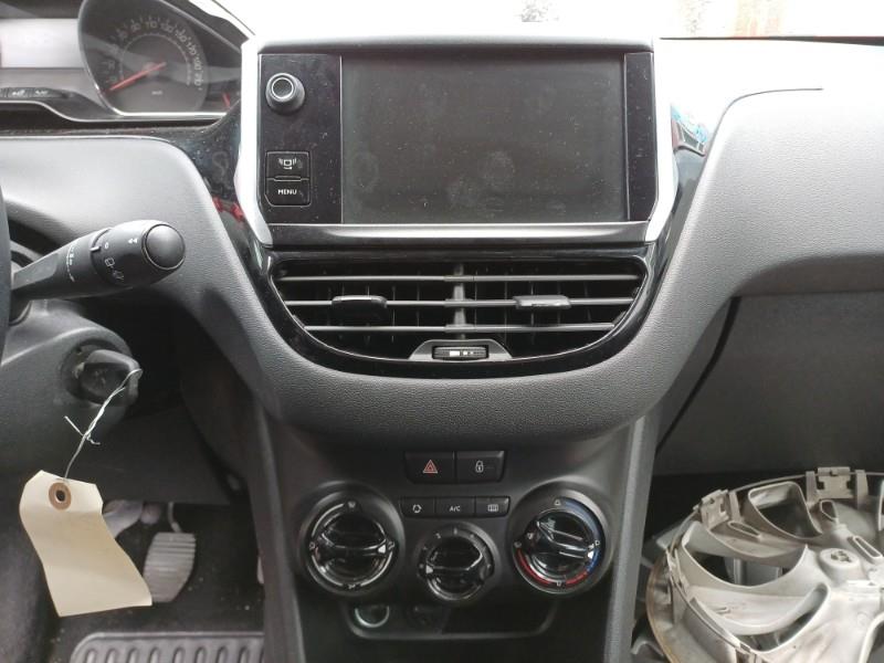 Image PEUGEOT 208 1