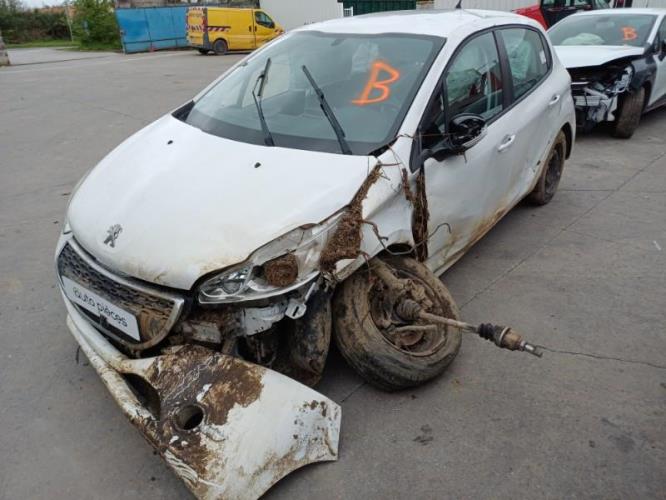 Image Feu arriere principal gauche (feux) - PEUGEOT 208 1