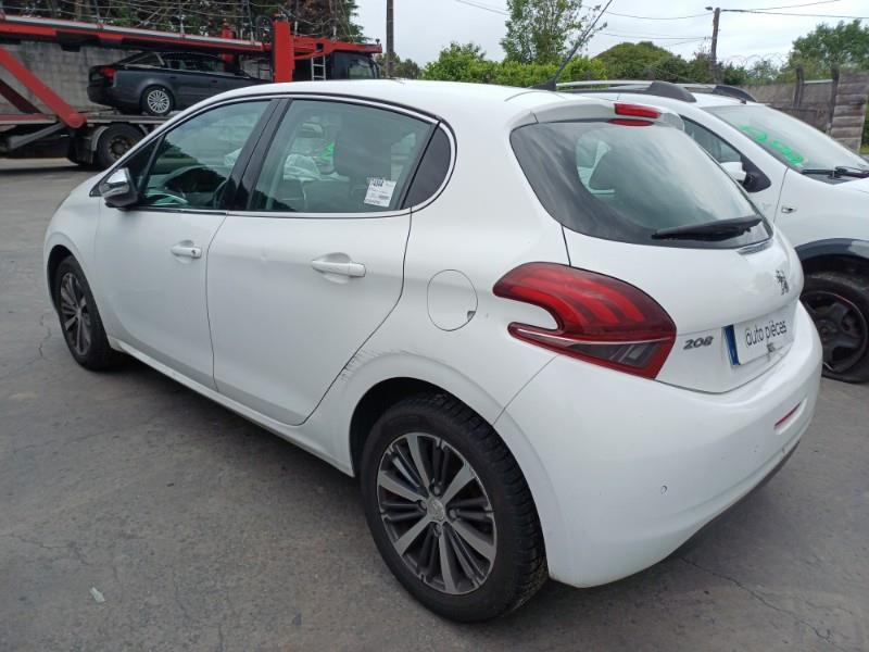 Image PEUGEOT 208 1