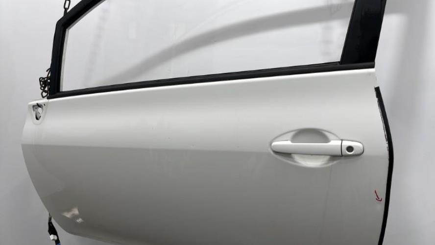 Image Porte avant gauche - TOYOTA AURIS 1