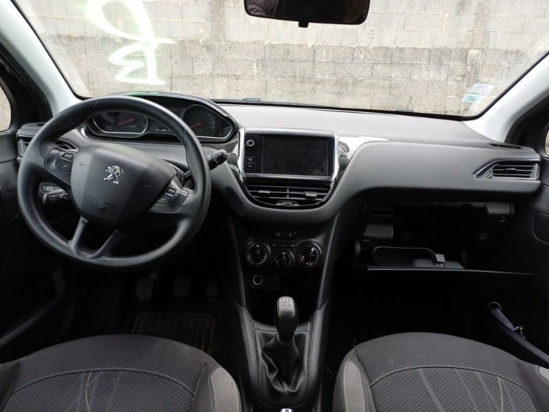 Image PEUGEOT 208 1