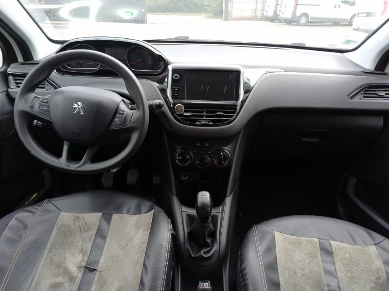 Image PEUGEOT 208 1