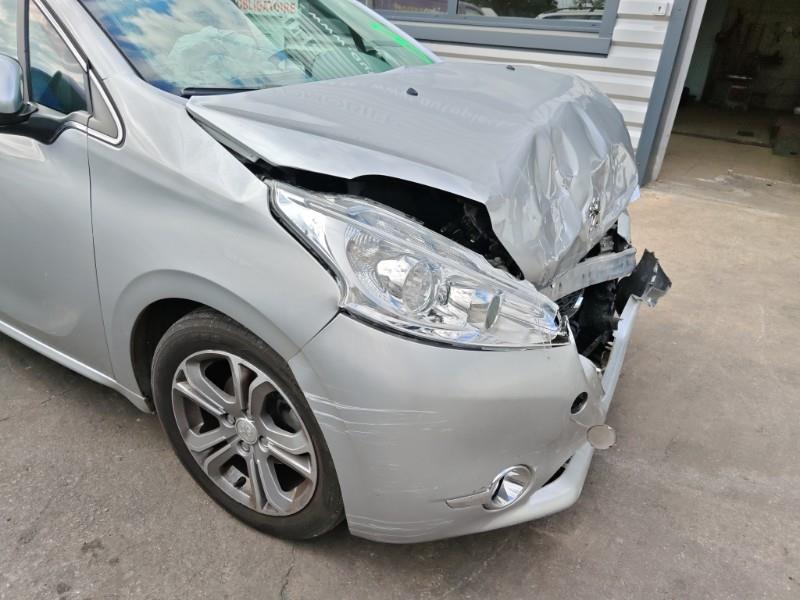 Image PEUGEOT 208 1