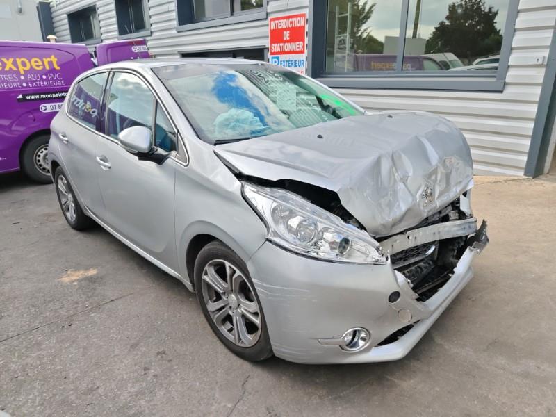 Image PEUGEOT 208 1