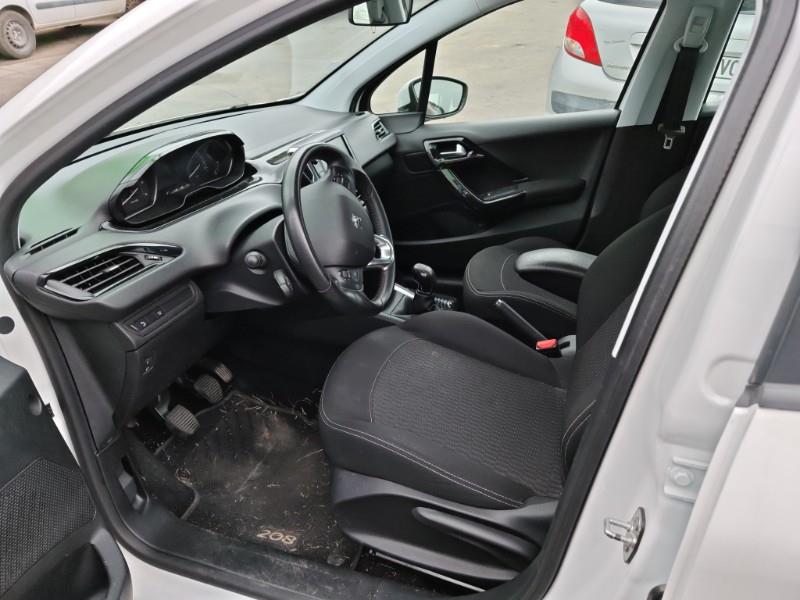 Image PEUGEOT 208 1