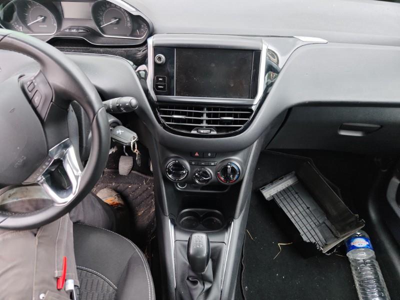 Image PEUGEOT 208 1