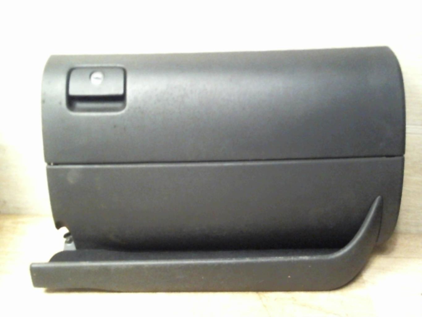 Boîte à gants Audi A3 Sportback 1.4 TFSI 16V e-tron - 8V1857035D