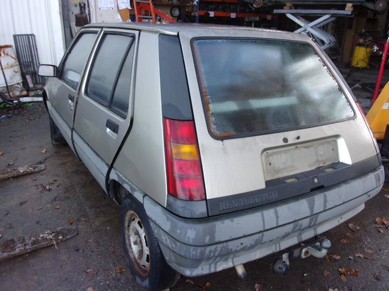 Renault super 5