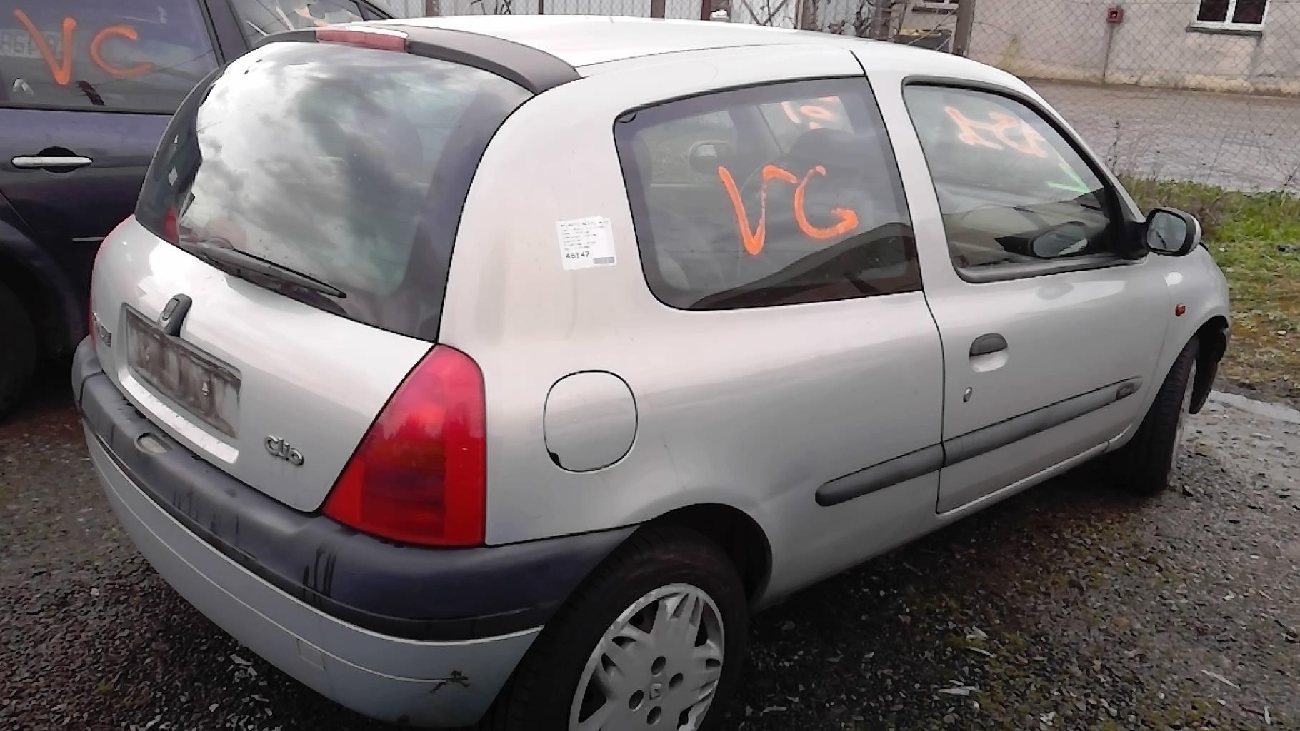 Renault clio 2001 года